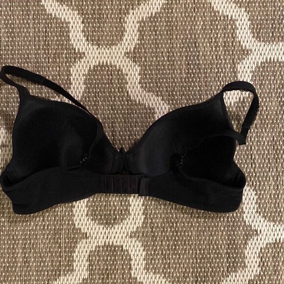 Victoria’s Secret bra lined perfect coverage size 36D - Picture 2 of 5